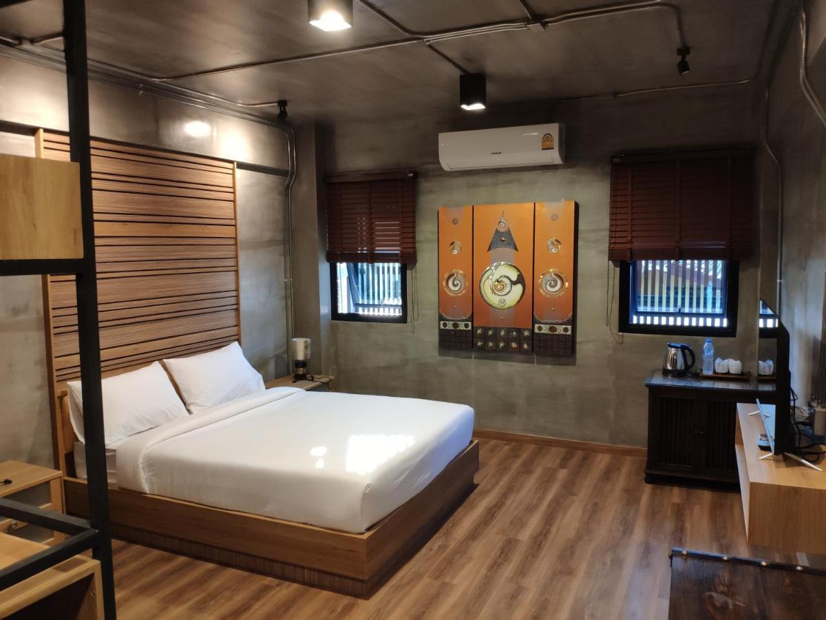 Pinghostel (Adults Only) Chiang Mai Dış mekan fotoğraf